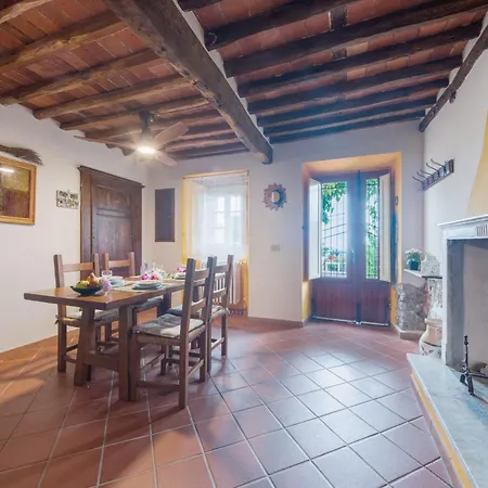 Casa Di Nena By Interhome Tatil Evi Camaiore